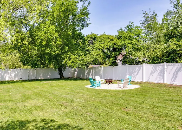 Family-Friendly Cambridge Home W/ Fire Pit!
