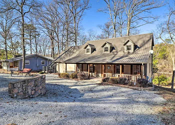 Beaver Lake Retreat W/ Game Room & Spacious Deck