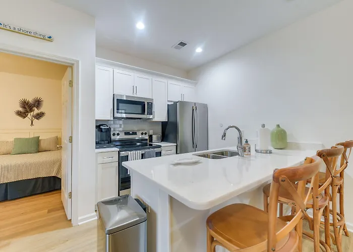 Sunset Beach Retreat - Monthly Rentals Welcome!
