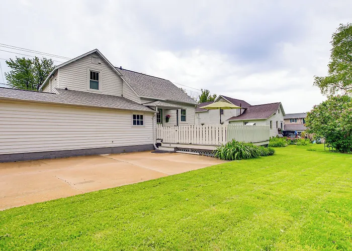 Lavish House W/ Patio - 2 Blocks To Green Lake!