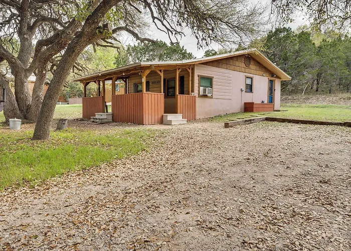 'Cabana Luna' Cabin W/ Deck, Swing & Fire Pit!