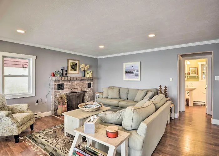 Waterfront Cottage On Sawmill Bay W/ Deck!
