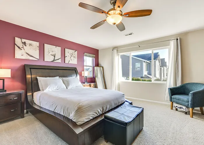Spacious Kent Home W/ Patio Near Seatac Airport