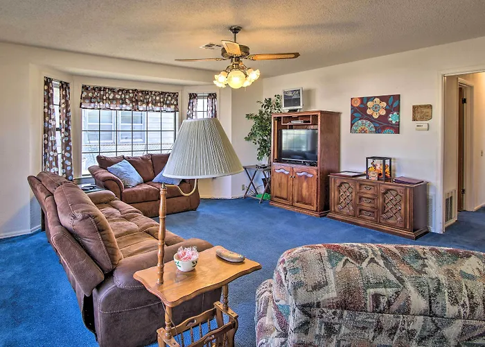 Dog-Friendly Bartlesville Retreat W/ Yard!