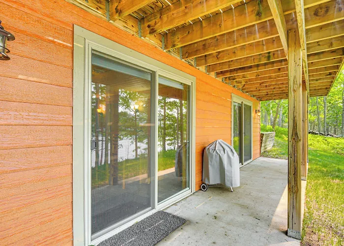 Four-Season Lake Cabin W/ Canoe & Paddle Boat!