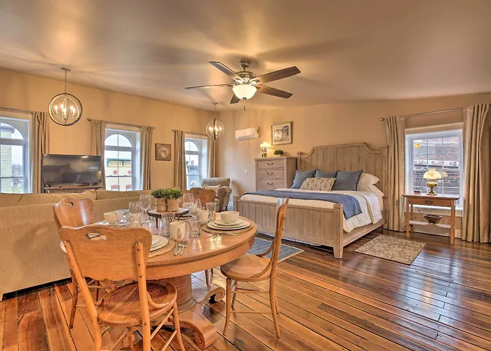 Chic Main Street Retreat < 7 Mi To Ky Horse Park!
