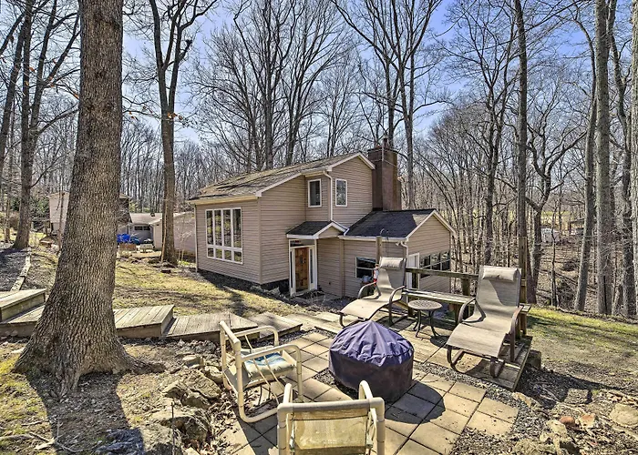 Pet-Friendly Cabin W/ Dock On Claytor Lake!