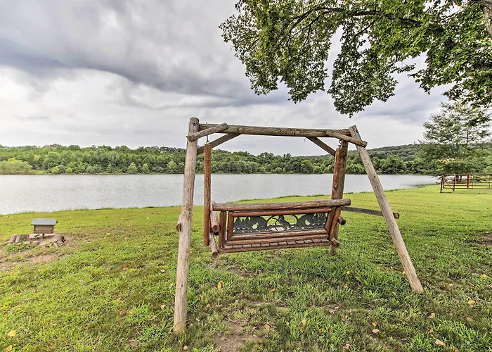 Lakefront Studio Guest Home On Hermann Wine Trail!