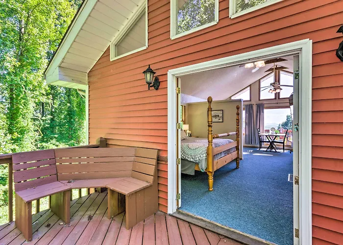 Hendersonville 'Cantrell Cottage' - Smoky Mtn View