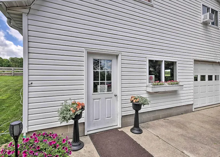 Loft Unplugged W/ Outdoor Space In Amish Country!