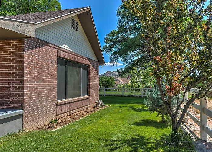 Central Escalante Home ~ 5 Mi To Grand Staircase!