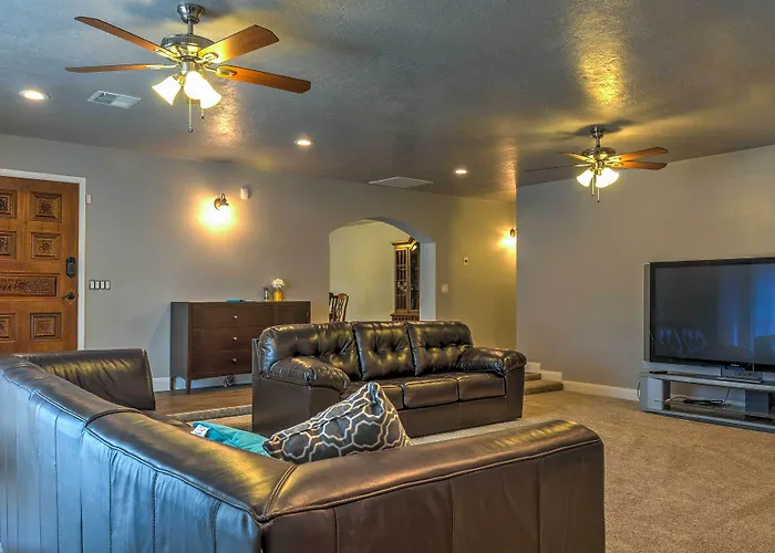 Central Escalante Home ~ 5 Mi To Grand Staircase!