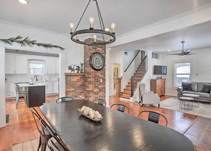 Home Near Downtown & Spearfish Canyon!