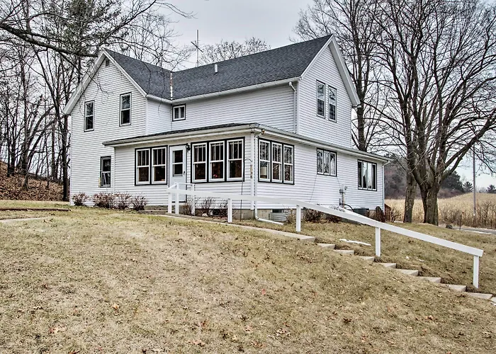 Wisconsin River Valley Farmhouse: Fire Pit & View