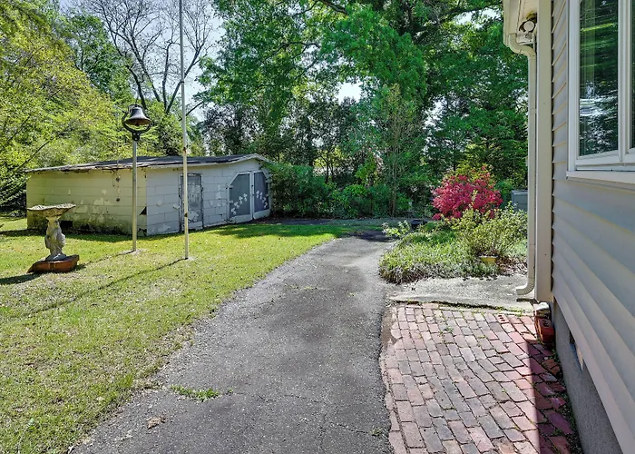 Quaint Anderson Home W/ Sunroom, Walk To Downtown!