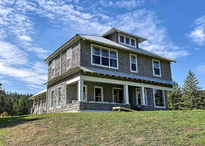 Scenic Loon Lake Adventure Retreat W/ Dock!