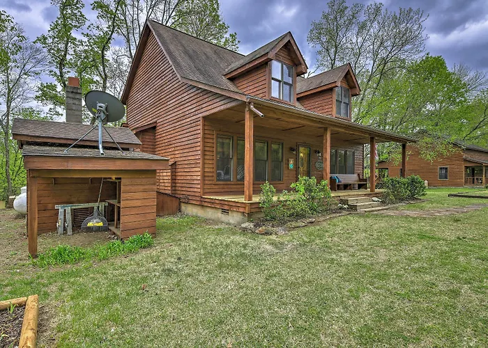 Updated Cabin On White River By Boat Landing!