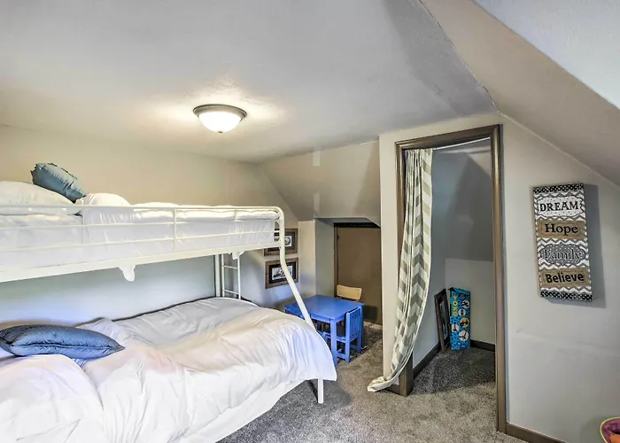 Appleton Abode Near Lake Winnebago & Downtown