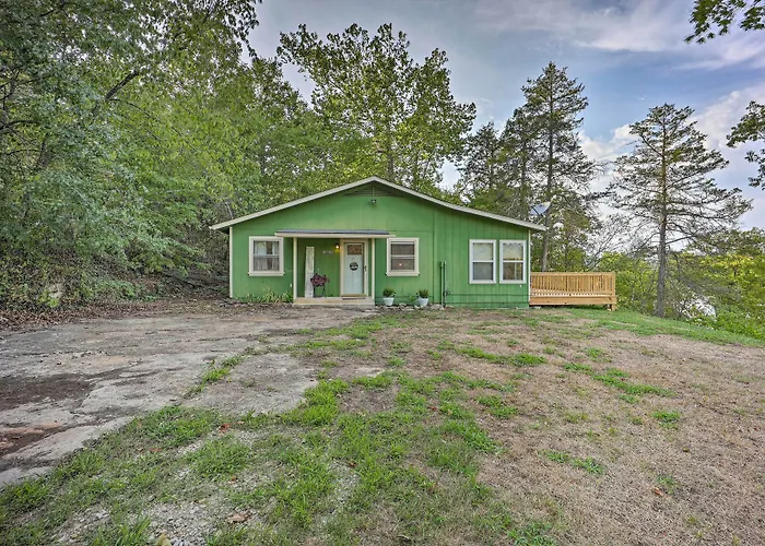 Private Eureka Springs Retreat W/ Hot Tub!