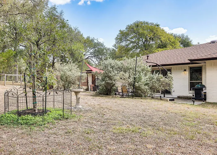 Gorgeous San Marco Home W/ Patio & Grill!