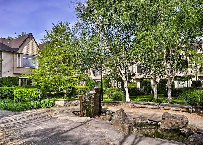 Modern Vancouver Townhome - Right On Main St!
