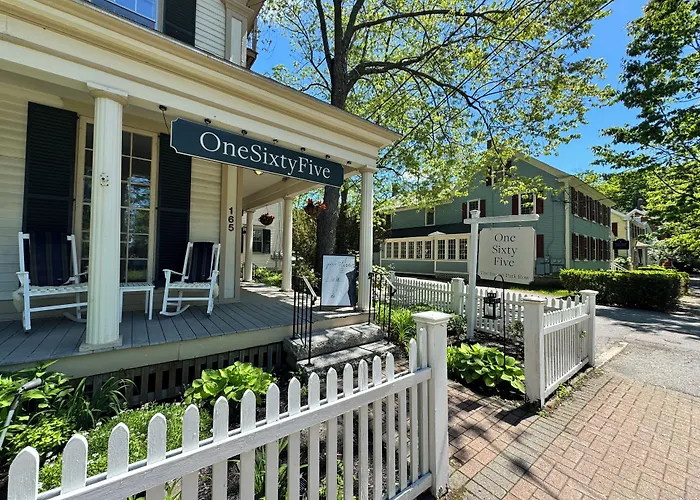 Onesixtyfive, The Inn On Park Row