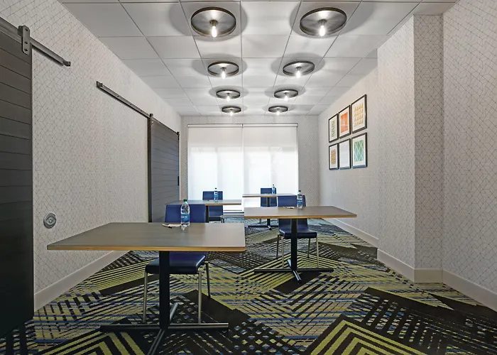 Holiday Inn Express - Milwaukee Downtown By Ihg