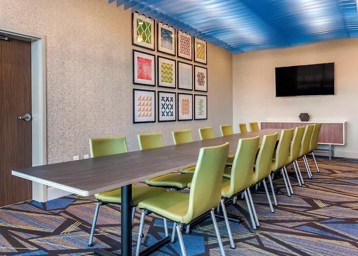 Holiday Inn Express & Suites - Carlisle Southwest I-81 By Ihg