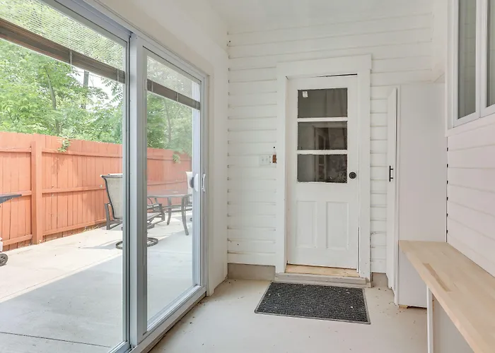 Chippewa Lake Cottage W/ Fire Pit!