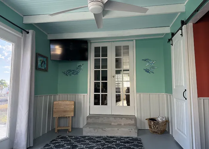 Flamingo Bay Cottage