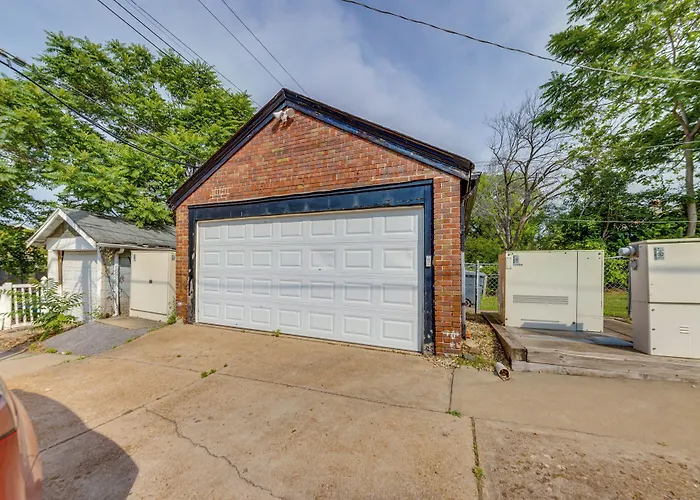 St Louis Vacation Rental ~ 10 Mi To Downtown!