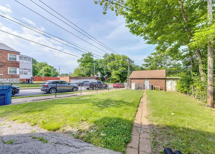 St Louis Vacation Rental ~ 10 Mi To Downtown!