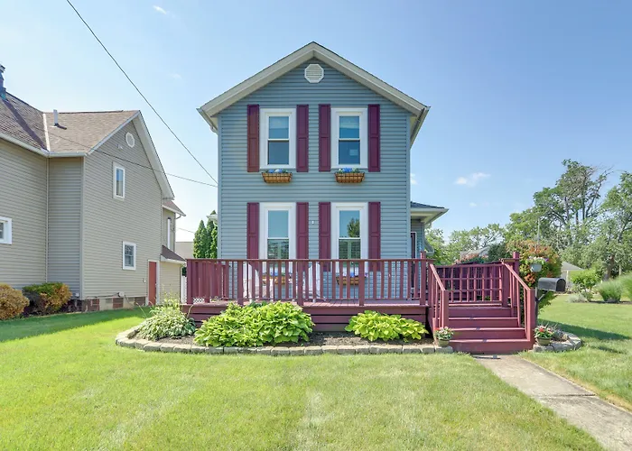 Vermilion Home - Walk To Main Street Beach!