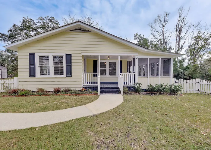 Dtwn St Marys Home Near Waterfront: Pets Welcome!