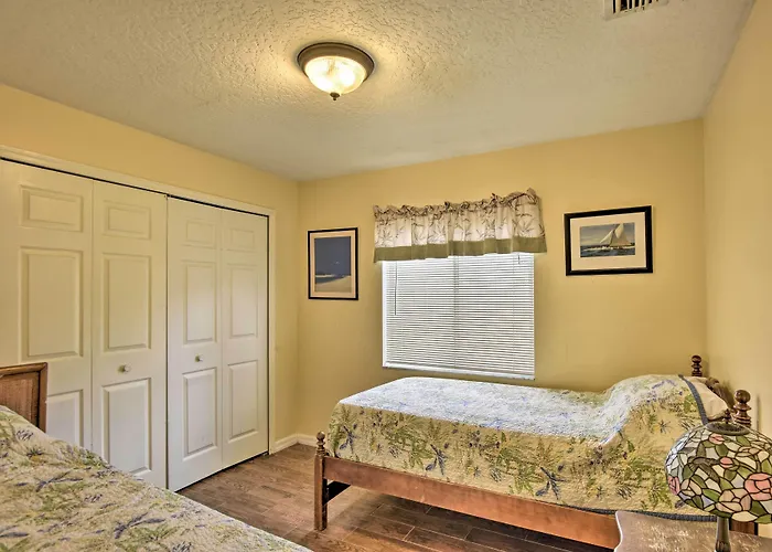 Cocoa Beach Paradise: Screened Pool, Patio + Games