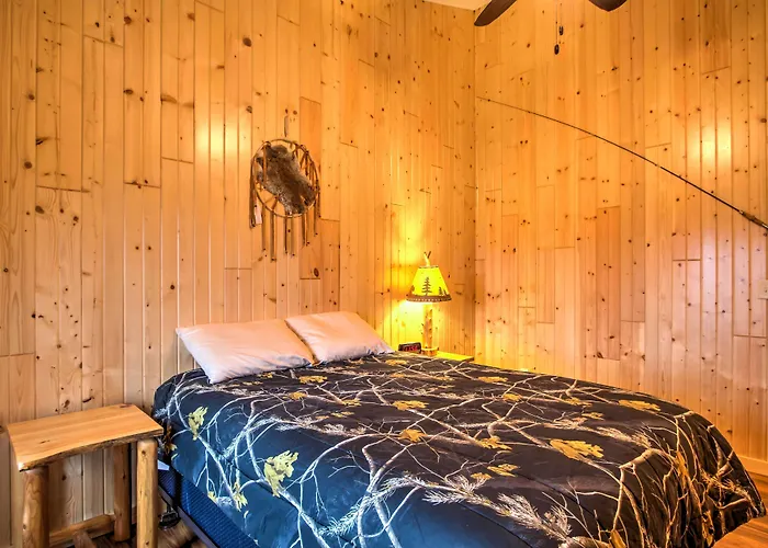 Cabin Near River - Treehouse Masters Stayed Here!