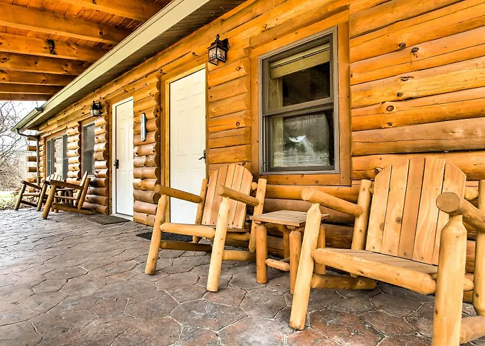 Cabin Near River - Treehouse Masters Stayed Here!