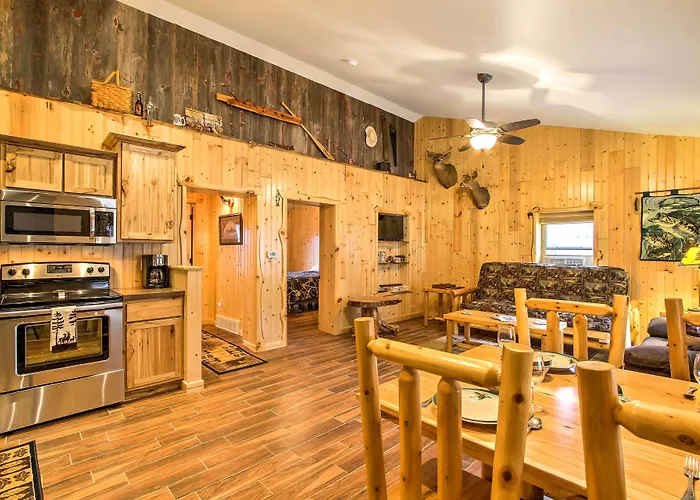 Cabin Near River - Treehouse Masters Stayed Here!