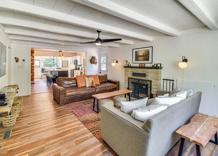Cozy Retreat W/ Deck ~ 2 Mi To Pinecrest Lake!