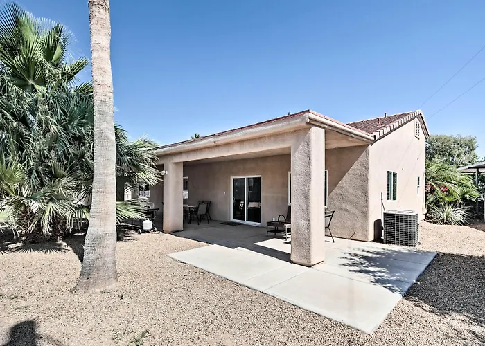 Sun-Soaked Colorado River Haven - Walk To Beaches!