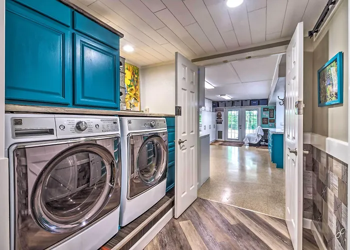 Mammoth Cave Rental On 50 Acres: Shared Amenities