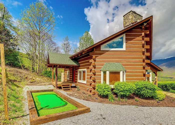 True Log Cabin W/ Game Room, Year-Round Views