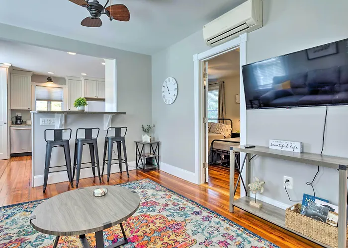 Mystic Refuge W/ Patio < 1 Mi To Downtown!