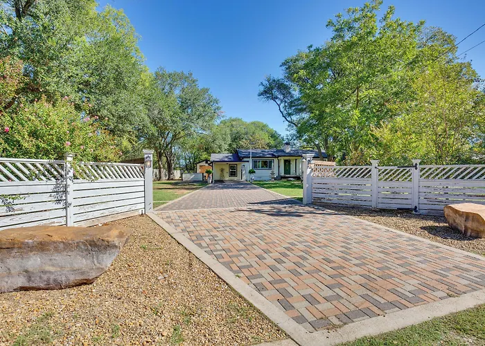 Couple'S Retreat In Canton W/ Patio, Trail & Yard!