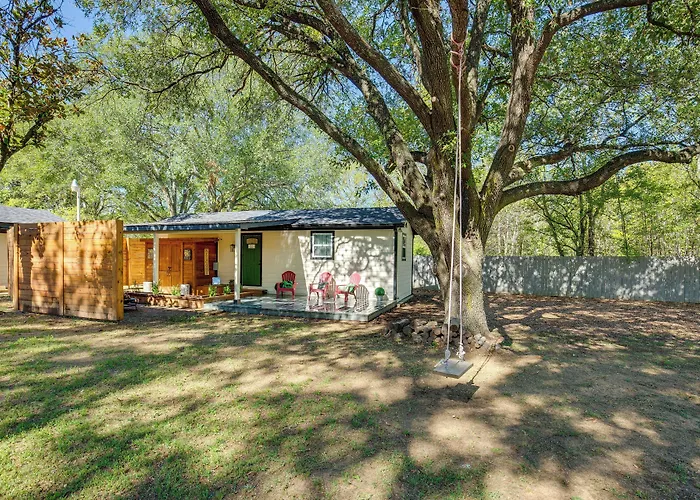 Couple'S Retreat In Canton W/ Patio, Trail & Yard!