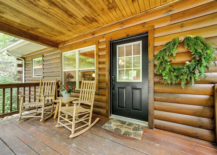 Peaceful Smoky Mountain Cabin W/ Deck & Fire Pit!