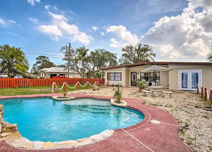 Cozy Melbourne Home W/ Deck & Pool: 5 Mi To Beach!