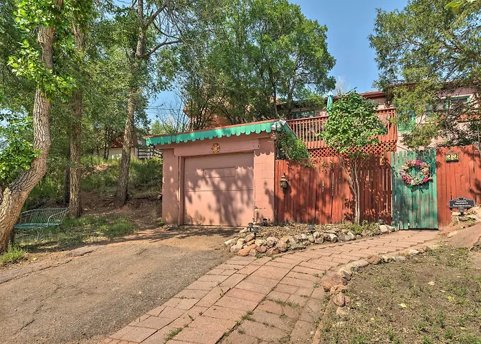 Colorful Bungalow By Pikes Peak/Garden Of The Gods