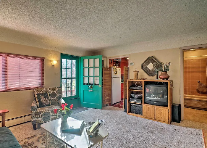 Colorful Bungalow By Pikes Peak/Garden Of The Gods