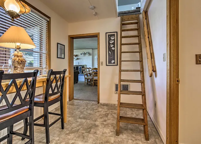 Oceanfront Escape W/ Pacific Views: Surf & Explore